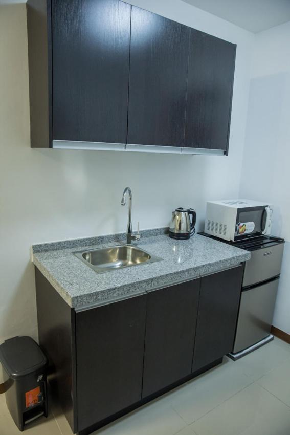 Melbourne Suites ماكاتي المظهر الخارجي الصورة